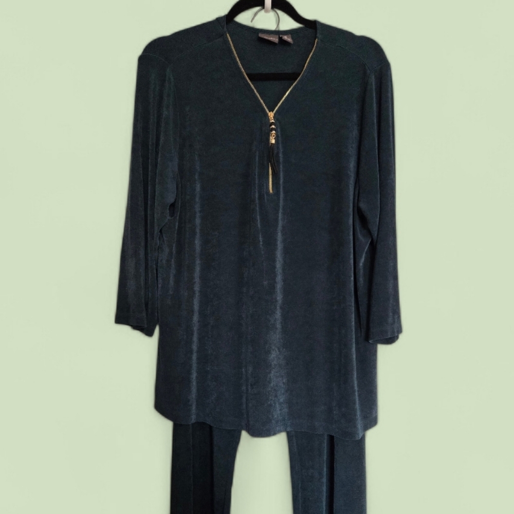 Chico's Travelers Dark Green Half Zip Top And No Tummy Pant Set